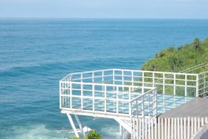Pantai Teras Kaca