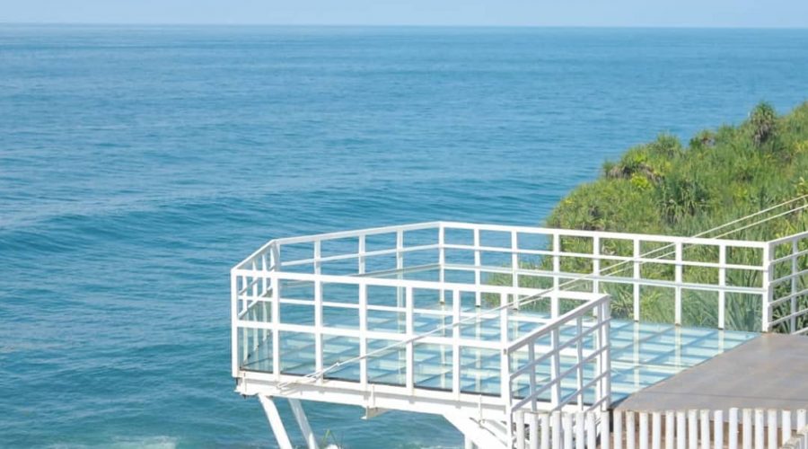 Pantai Teras Kaca